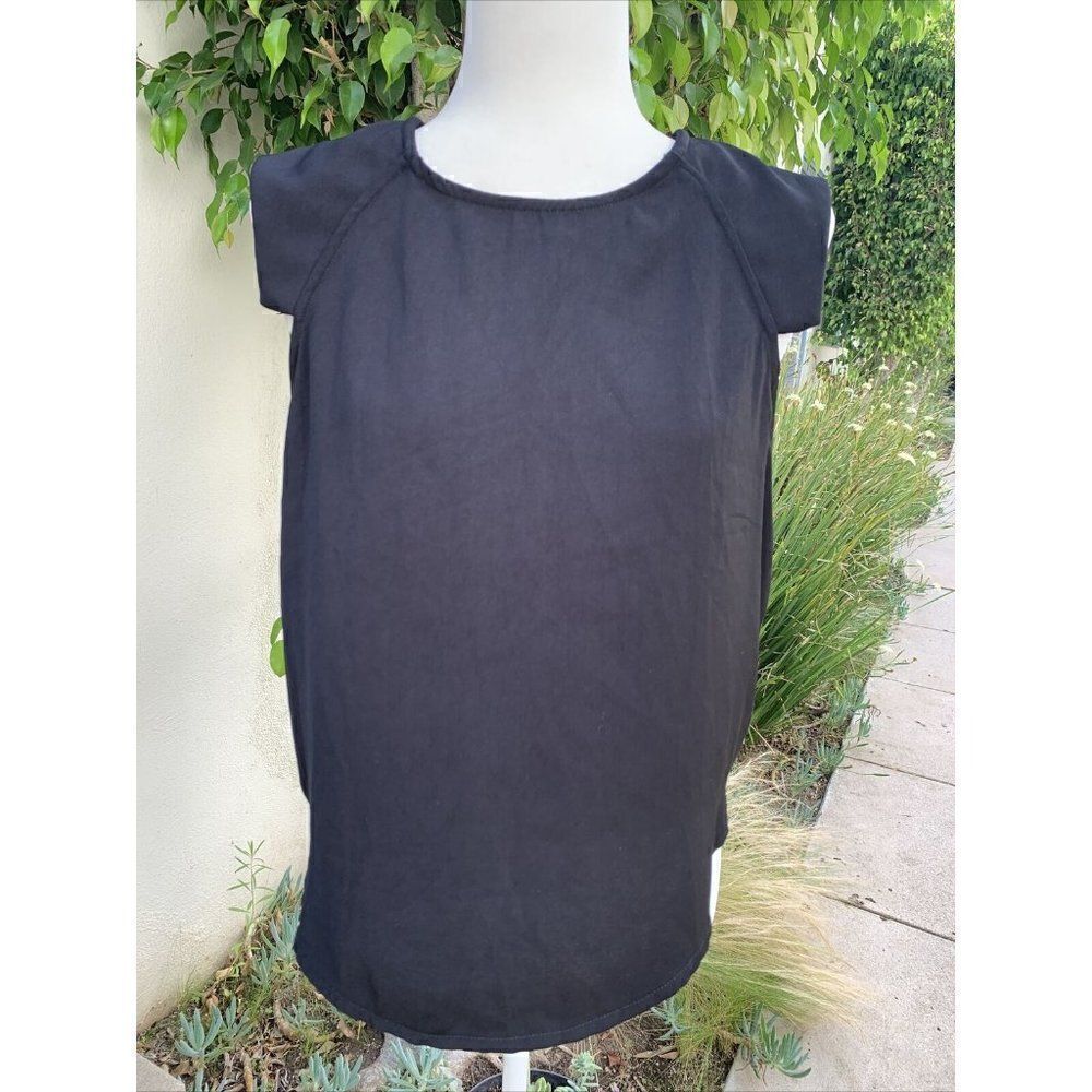 mika gala solid black crew neck Crop tank top